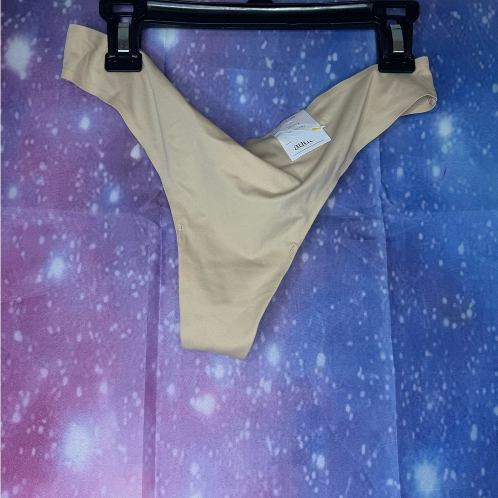 New Auden Nude thong 🛍